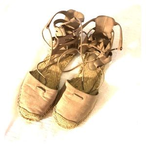 Nude/ beige flat espadrilles